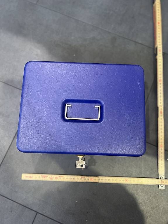 Registratore di cassa: Geldkassetten mit Schlüssel blau – Usato da Steinen venduto da Rocket_84