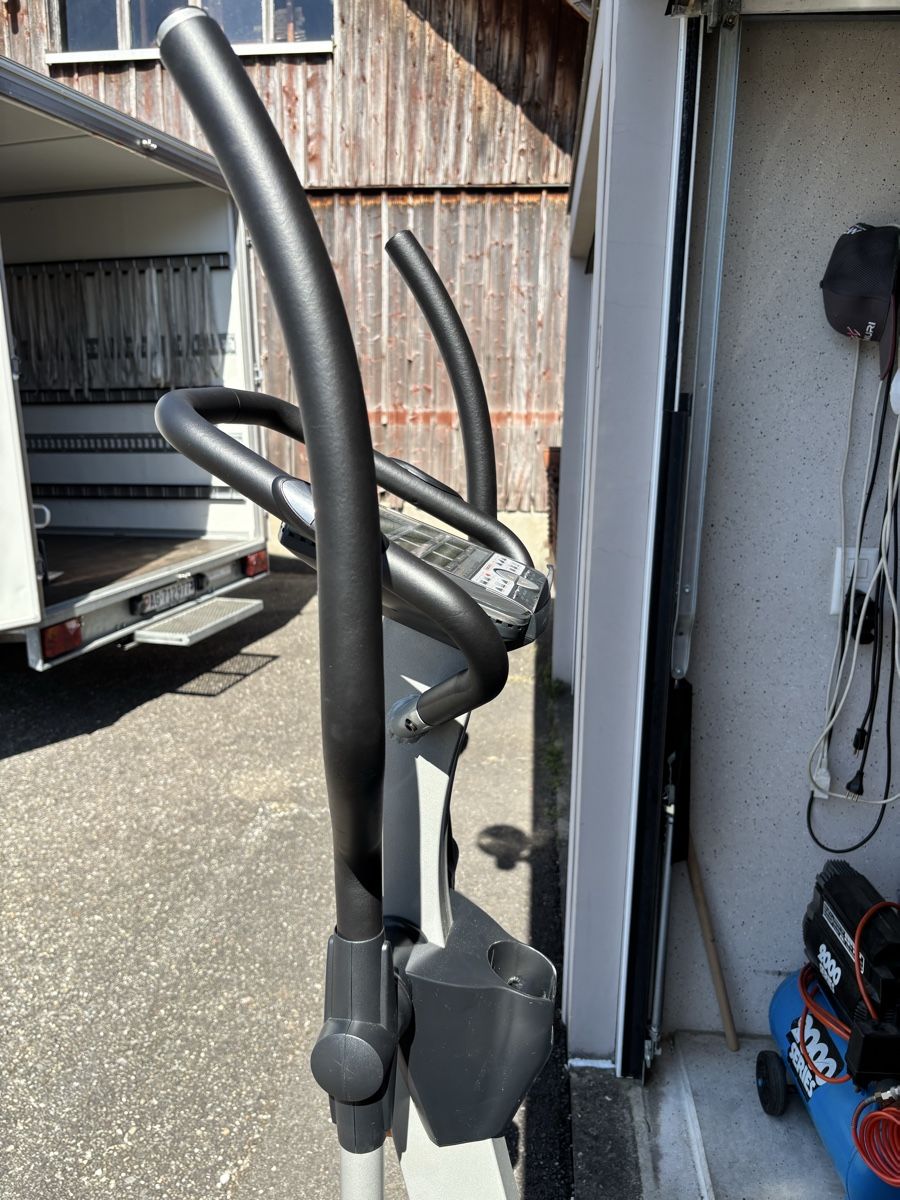 CardioStrong Vélos d'appartement: Cross Trainer – D'occasion à Schöftland par Thina011 6