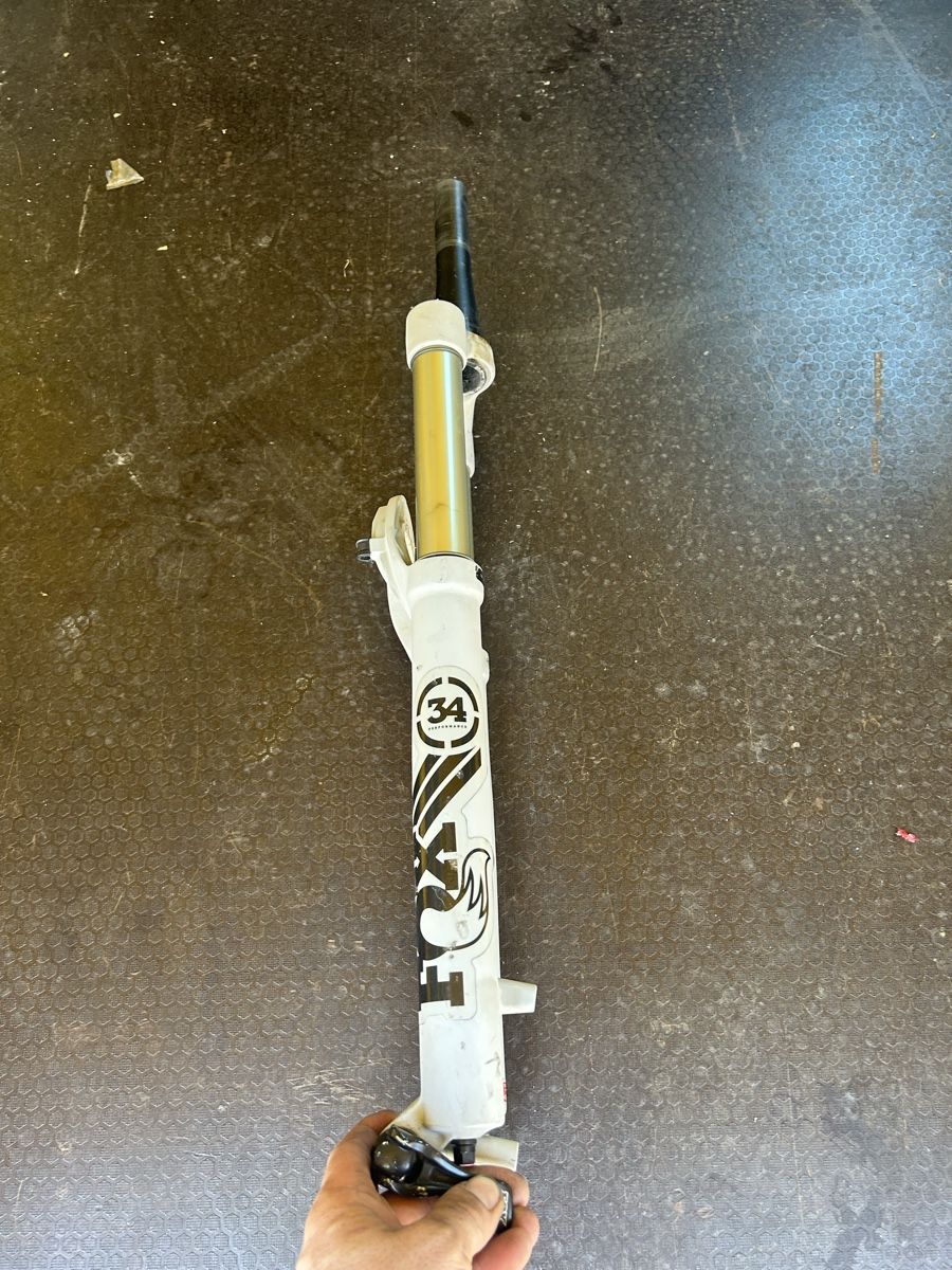 Fox Ersatzteile: Fourche VTT Fox 34 Performance 27,5pouces. – Defekt aus Champagne von Bibi_1424 1