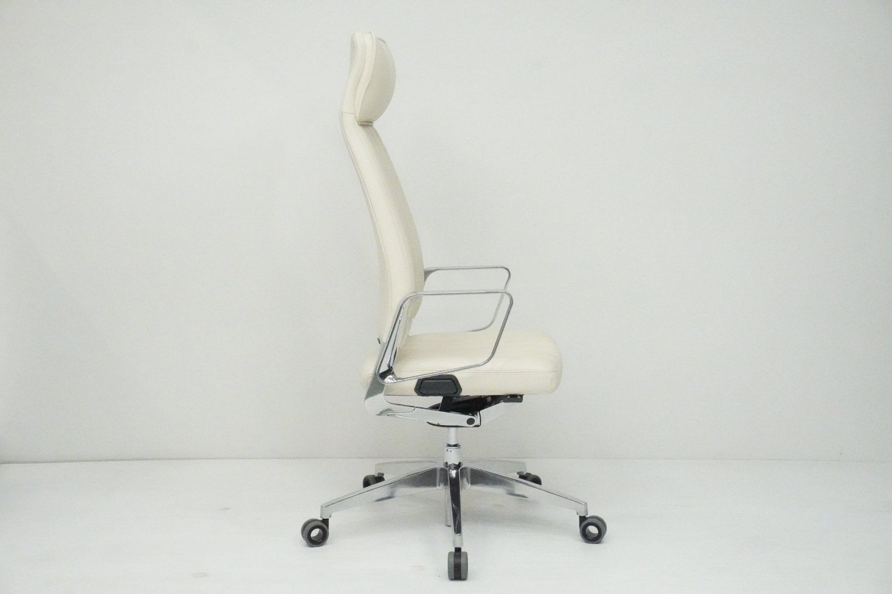 Sedie: Interstuhl VINTAGEis5 Chefsessel Leder UVP CHF 5247 – Usato da Bad Zurzach venduto da QLASSIQ 7