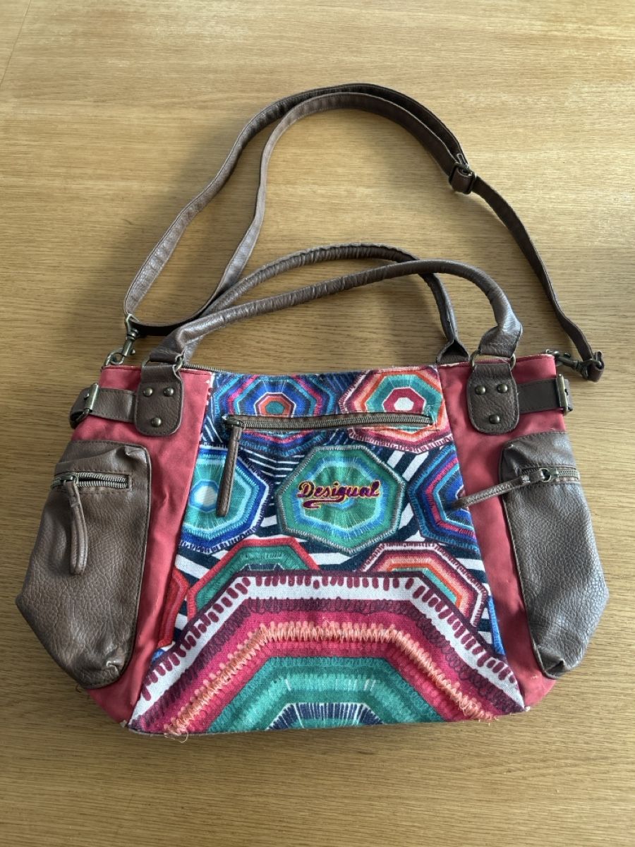Desigual Taschen für Damen: Sac à main Desigual original – Gebraucht aus Veyrier von crevette06