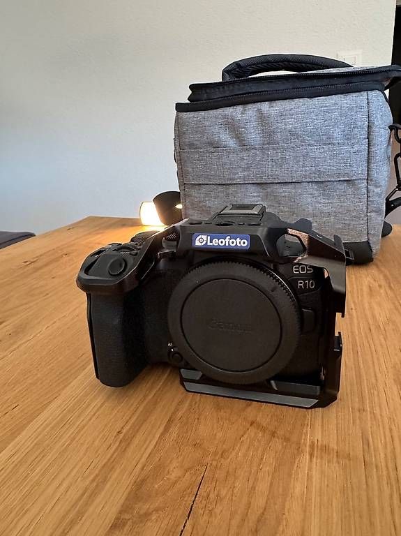Kamera: Canon R10 + accessoire – Gebraucht aus Biel/Bienne von Luca130195 1