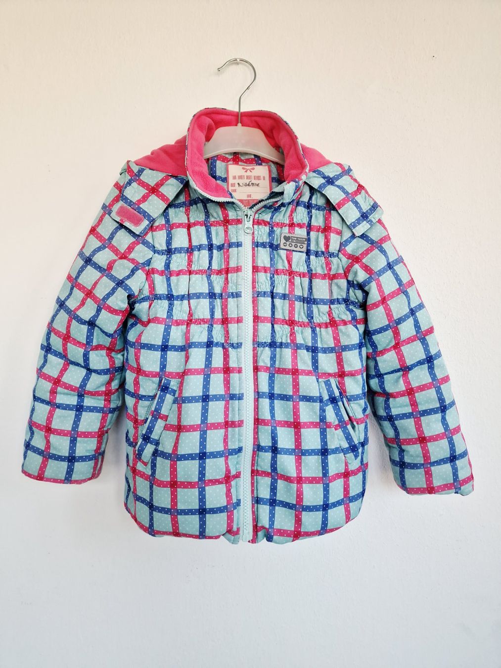 Tom Tailor Giacche & Cappotti: Mädchen Jacke Tom Tailor Gr. 104/110 Hellblau Rosa kariert – Usato da Hallau venduto da CHACLA