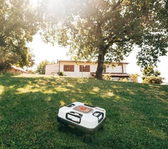 Ambrogio Tagliaerba: Ambrogio Cube 4WD 3500m2. – Nuovo e nell'imballaggio originale da Martigny venduto da ShowroomXL 4