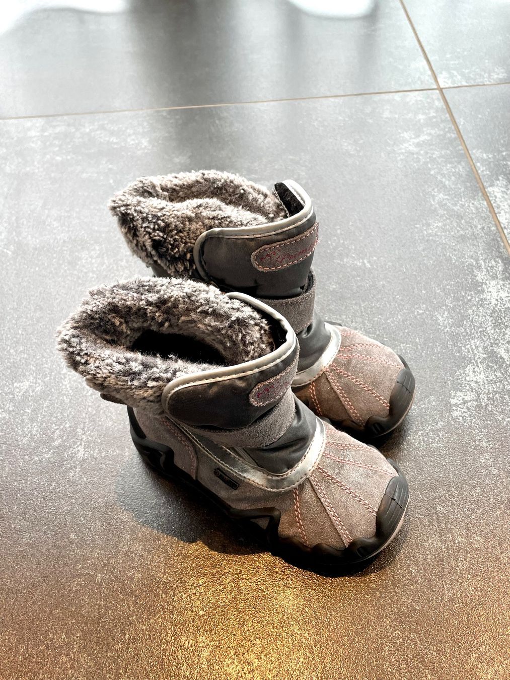 Primigi Scarpe per ragazze: Winterschuhe Primigi Grösse 25 – Usato da Hindelbank venduto da Bstalder 1
