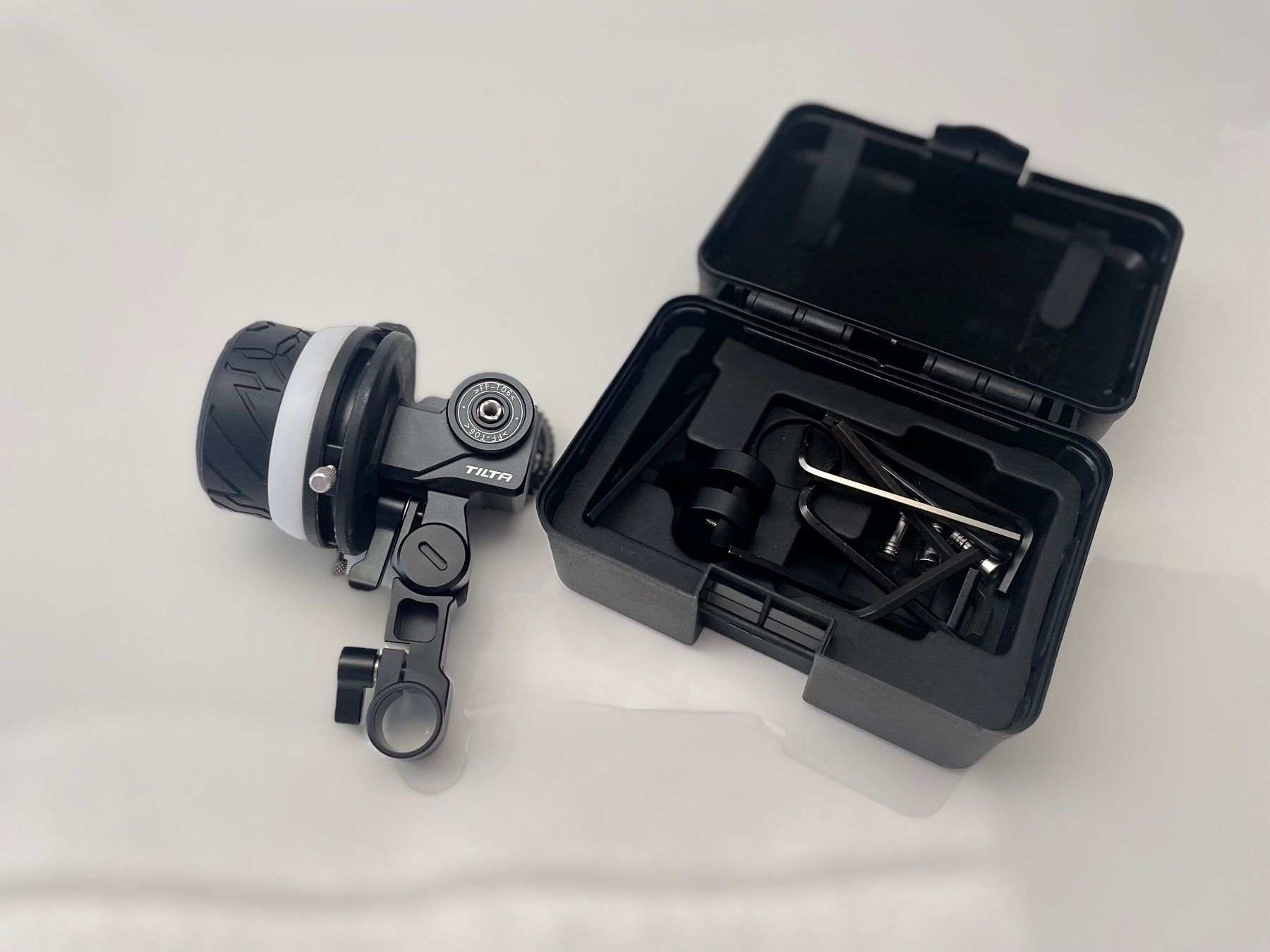 Videocamere: Matte Box Follow Focus Top handle base plate Tilta Smallrig – Usato da Bottens venduto da 2Lens 4