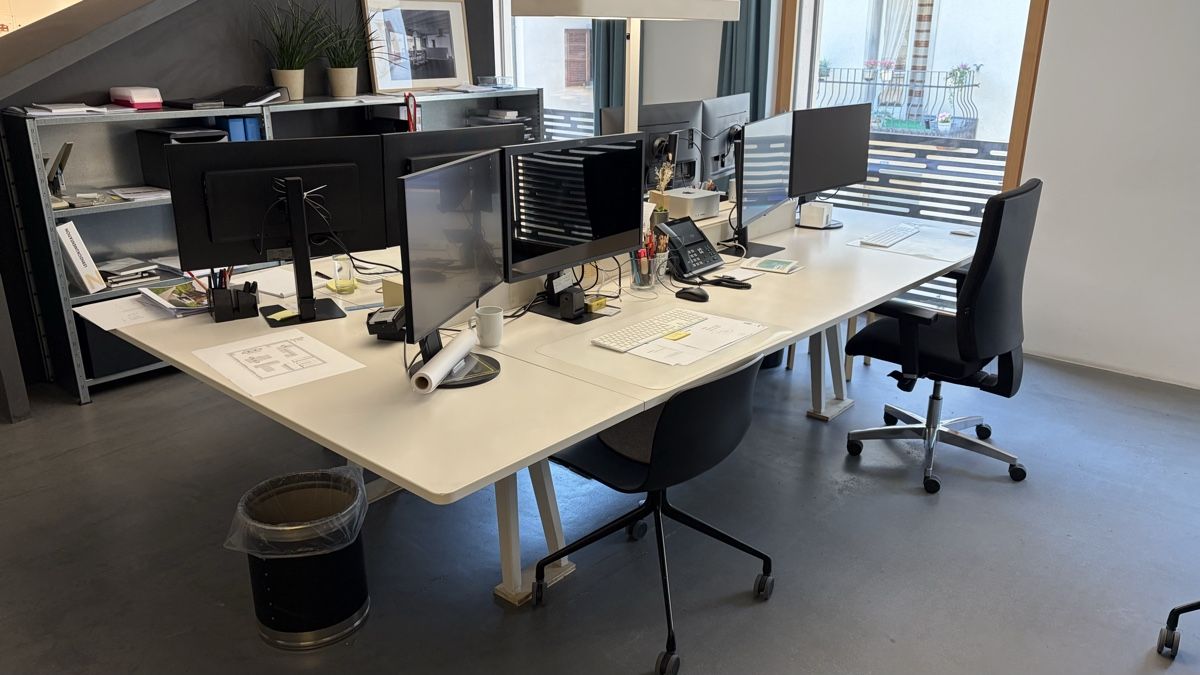 Scrivanie: Bürotisch mit 4 Arbeitsplätzen, 3.20x1.80m – Usato da Untervaz venduto da Sandro.s18 1