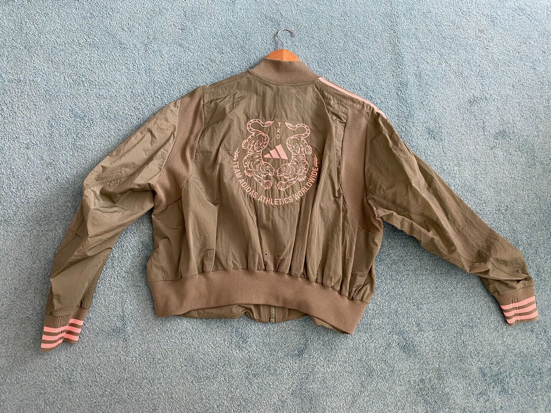 Adidas Jacken: Adidas Jacke Bomber XXL Neu – Neu (gemäss Beschreibung) aus Küsnacht ZH von sabinamari 1