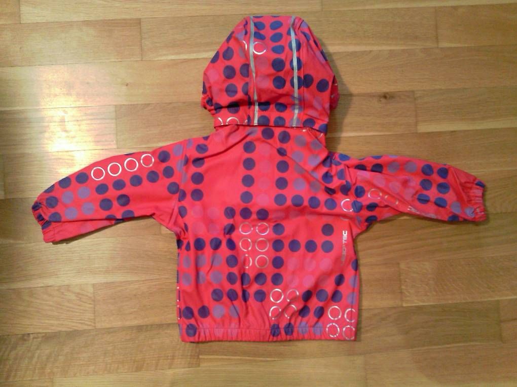 Jacken & Mäntel: Lego Wear Regenjacke Mädchen Grösse 98 – Gebraucht aus Hallwil von Ursina83 1