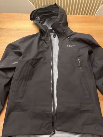 Arcteryx Beta SL, Grösse M, Farbe schwarz