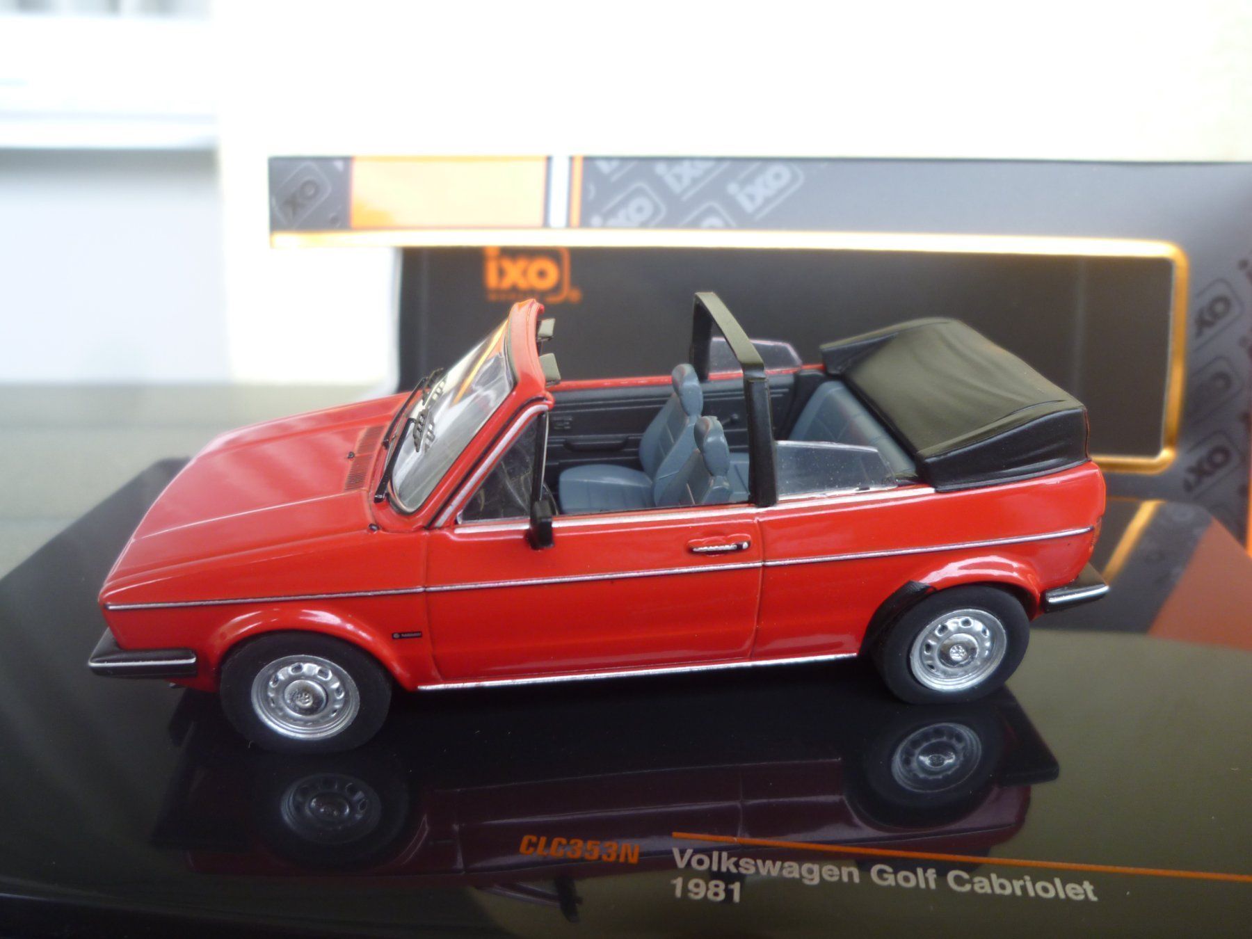 Volkswagen Modellini d'auto: VW Golf Cabriolet (1981) – Nuovo e nell'imballaggio originale da Flawil venduto da Imperiosud 7