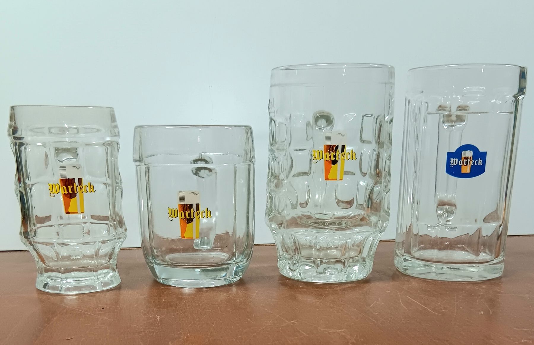 Warteck Bicchieri: 4 Bierkrüge Bier Brauerei Warteck – Usato da Lichtensteig venduto da B-B-Bier