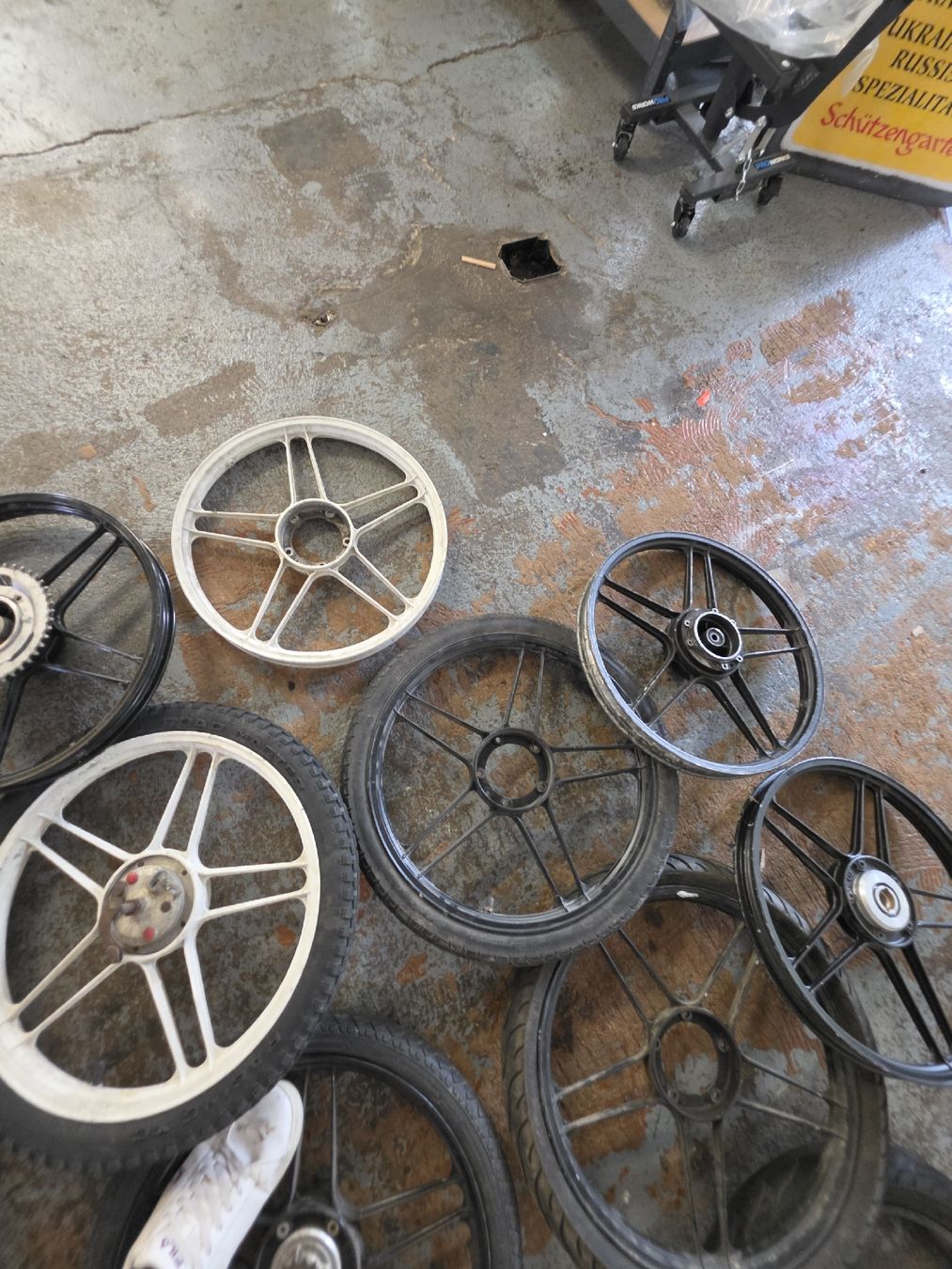 Parti ricambio per ciclomotori: Diverse Puch Räder Radsatz Felgen – Usato da Lenggenwil venduto da Opc_Power 3