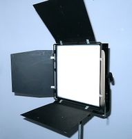 LED Lichtpanel 100W mit V-Mount Akku und Tasche