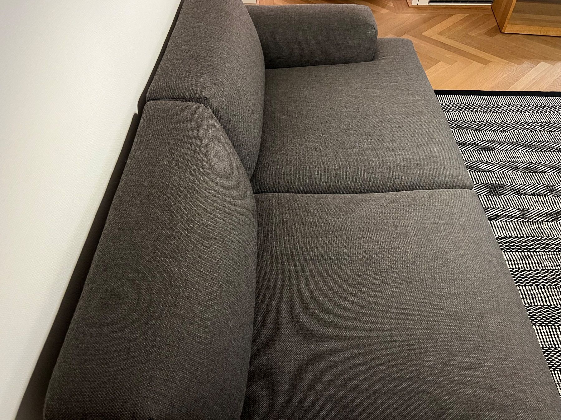 Divani: Zeitloses Designersofa in dunkelgrau – Usato da Zürich venduto da mar_98ft 4