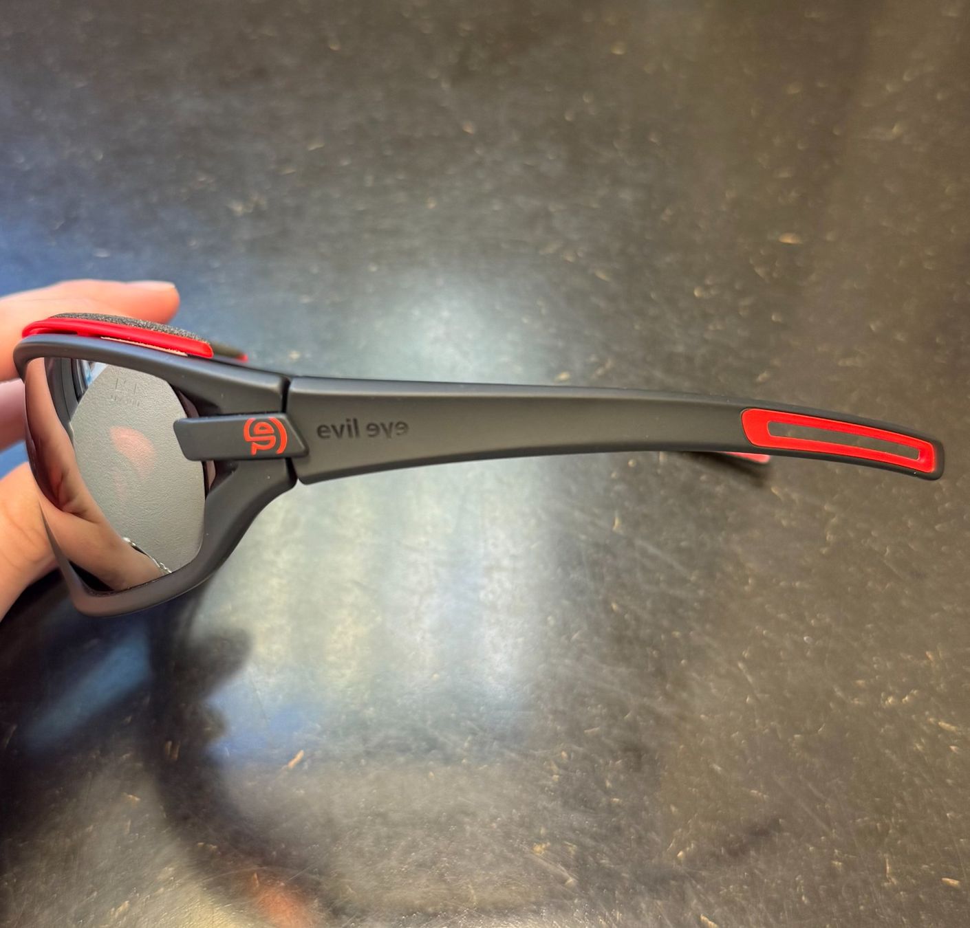 Lunettes & Verres: Evil Eye Sportbrille e003 75 9000 Grösse S – Neuf avec emballage d'origine à Uster par Optik 1