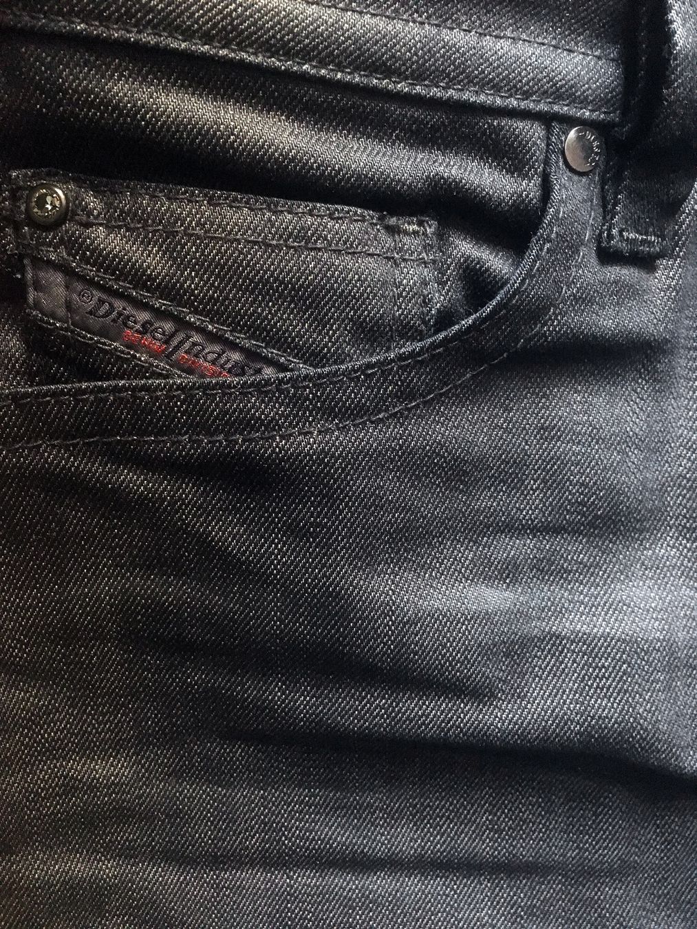 Diesel Jeans: DIESEL Jeans – Nuovo (secondo la descrizione) da LAUSANNE venduto da PUMPERNICKEL3 3