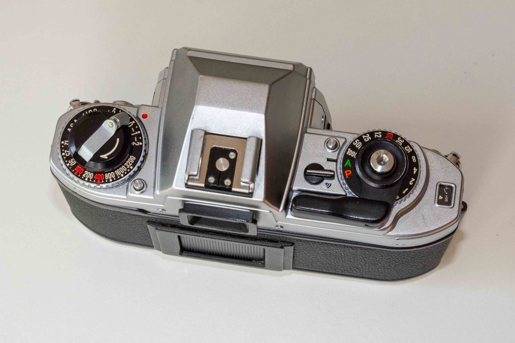 Nikon Fotocamera: Nikon FG - revidiert – Usato da Schwerzenbach venduto da floridan 3