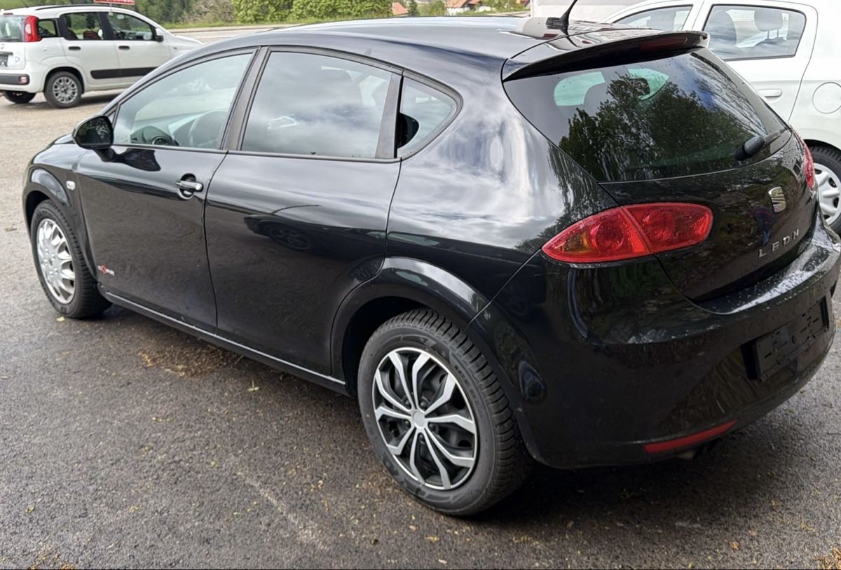 Seat Automobili: seat leon – Usato da Fleurier venduto da bil_d7yf 1