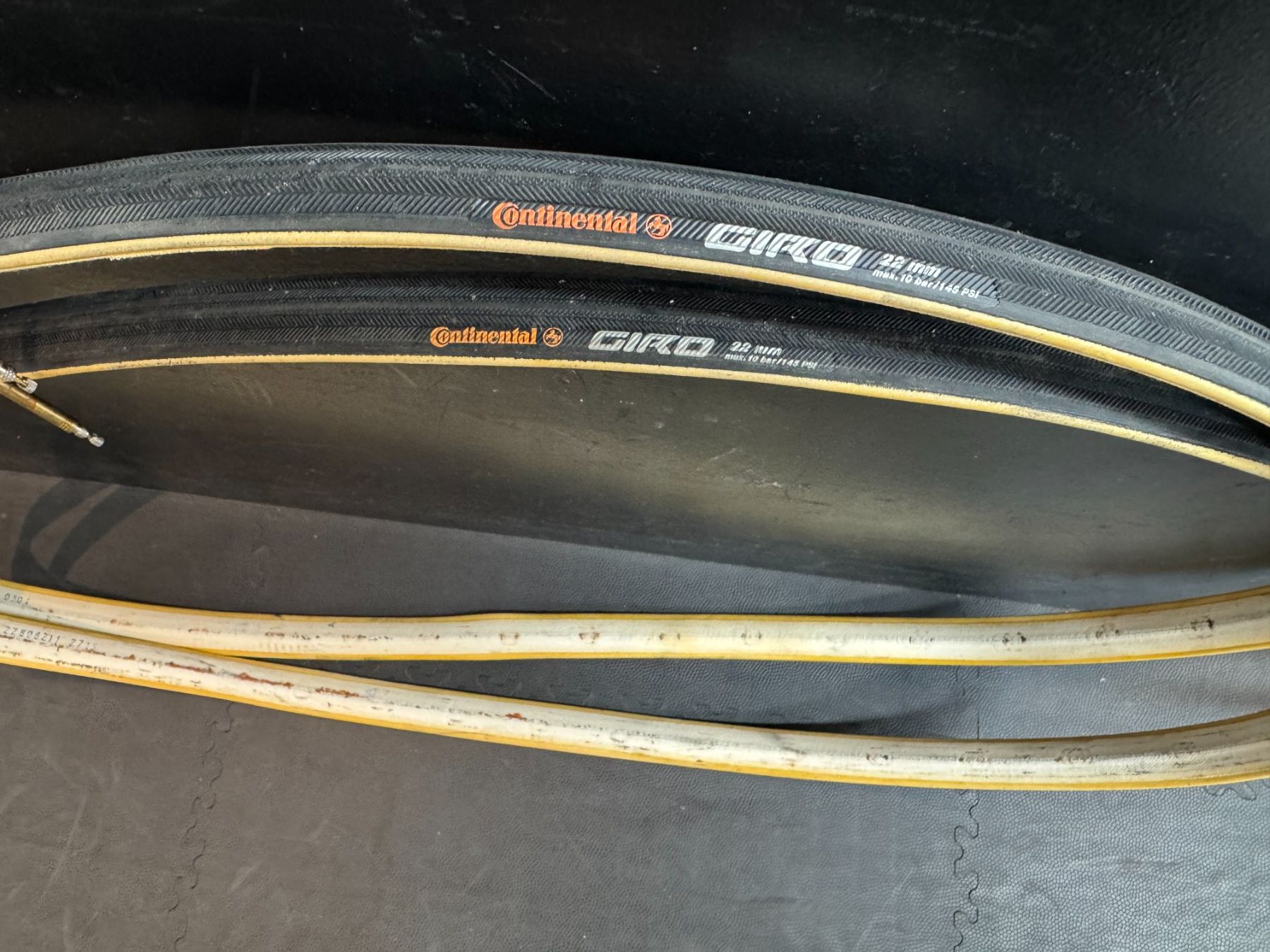 Continental Ersatzteile: 2x Collé Continental Giro – Neu (gemäss Beschreibung) aus Zürich von Velofabrik01
