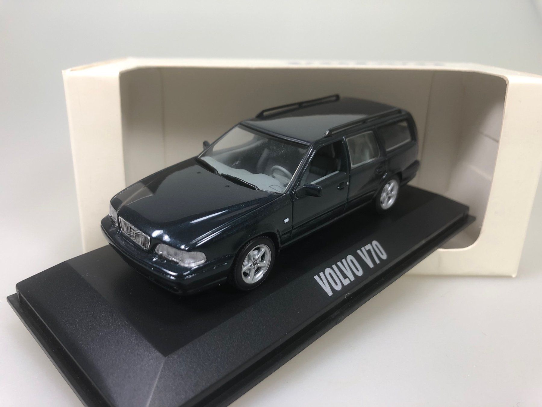 Volvo Modellini d'auto: Volvo V70 - Minichamps - 1:43 – Usato da Widen venduto da Himan