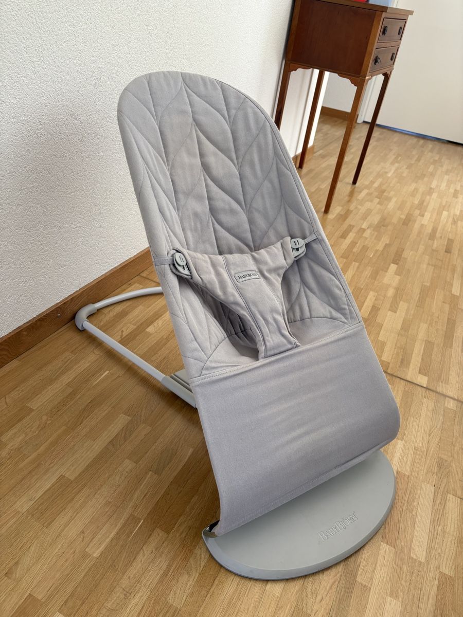 Babybjörn Sdraiette & Sdraiette a dondolo: Babybjörn Wippe mit Spielring – Usato da Sissach venduto da JoolkeBa 3