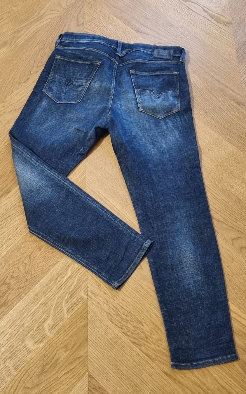 Diesel Jeans: Jeans DIESEL W33 / L 30 – Usato da Etoy venduto da lucasinlive 1