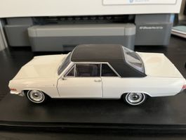 Opel Diplomat V8 Coupé 1965 weiss-schwarz