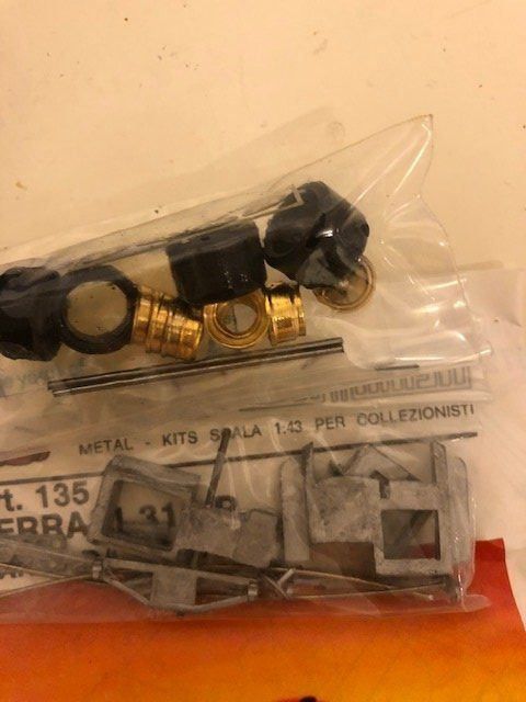 Ferrari Modellini d'auto: FDS -Kit Ferrari – Nuovo (secondo la descrizione) da Muttenz venduto da Gucci2005 5