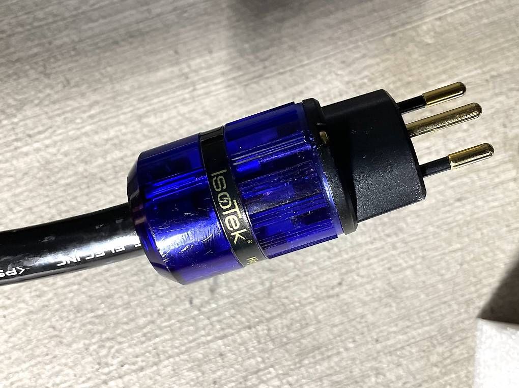 Alimentazione elettrica: Fisch Audio Netzleiste HiFi-Audio – Usato da Zürich venduto da cutyswiss 4