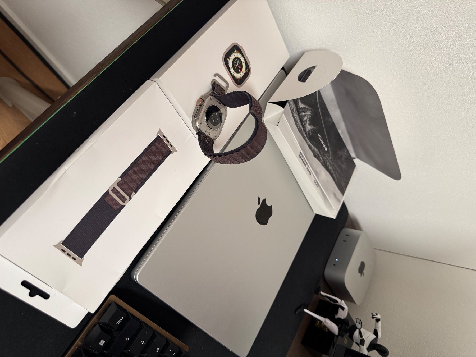 Apple Smartwatch: Apple Watch Ultra Natural Titanium – Usato da Schübelbach venduto da Rahnmont 4