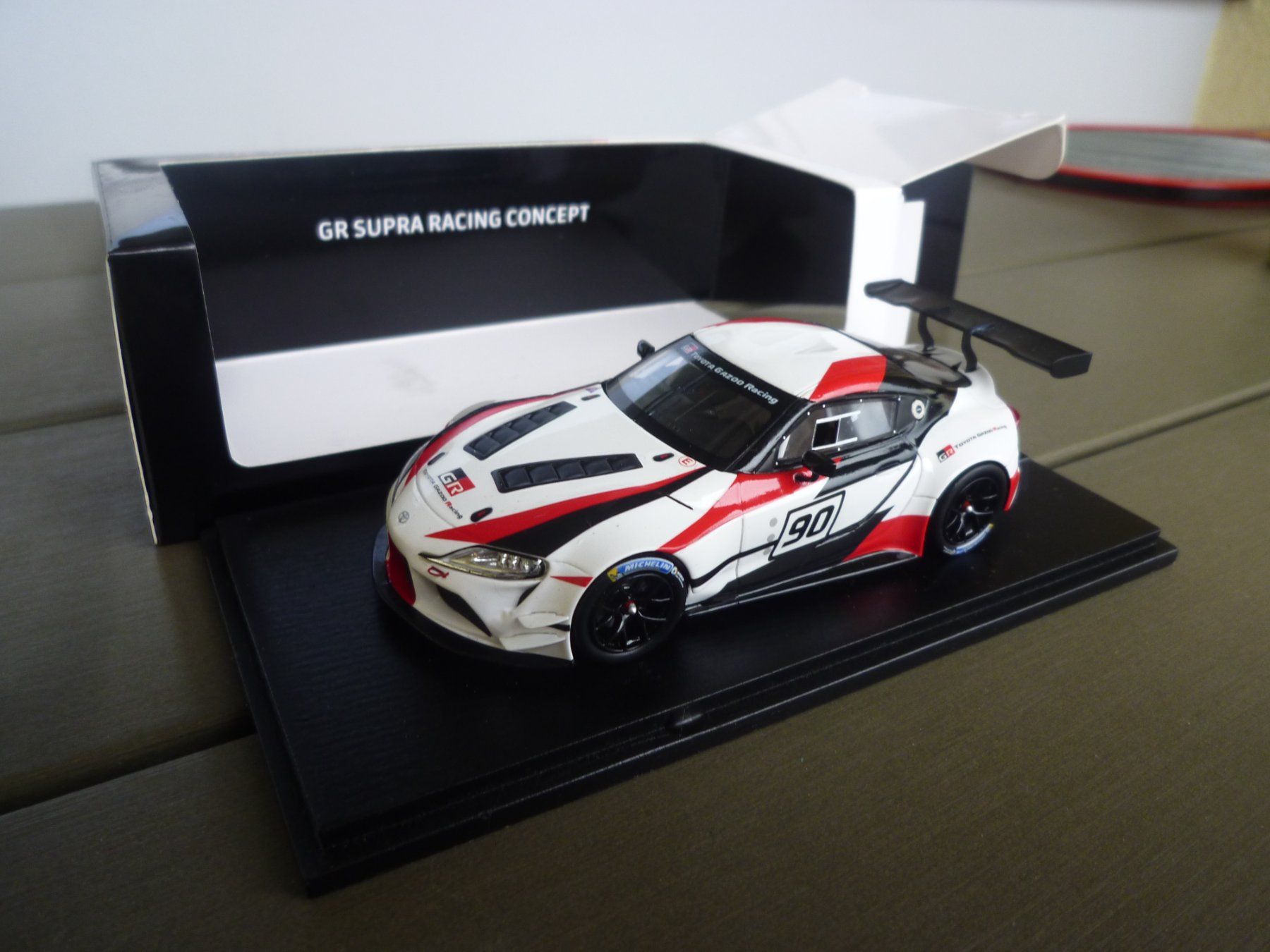 Toyota Modellini d'auto: Toyota GR Supra Racing Concept – Nuovo e nell'imballaggio originale da Flawil venduto da Imperiosud 6
