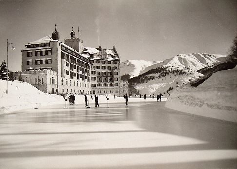 Cartes postales: ZUOZ Hotel Castell mit Eisbahn – D'occasion à Jona par philajona