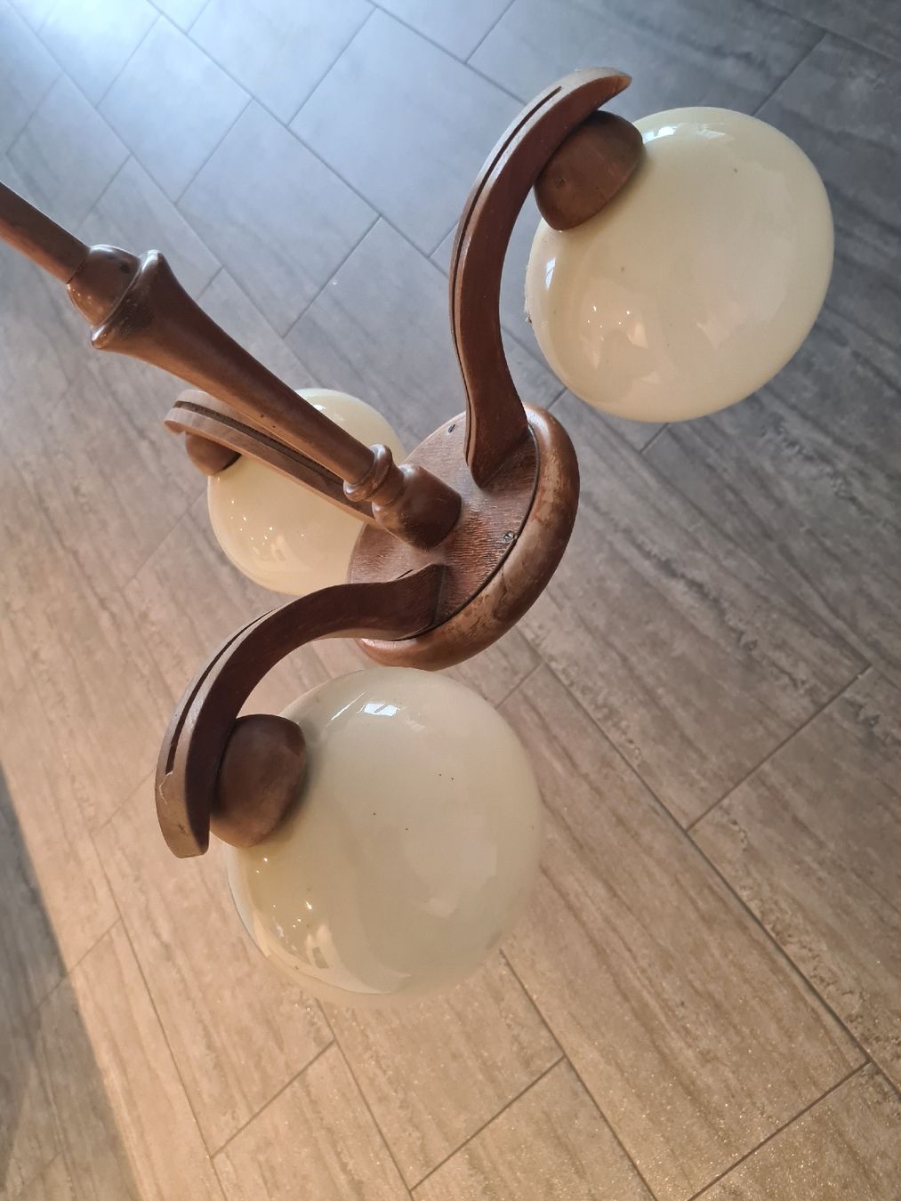 Kronleuchter & Deckenlampen: Retro Deckenlampe, Holzleuchte mit 3 Glaskugeln – Gebraucht aus Friltschen von Thurgau11 1
