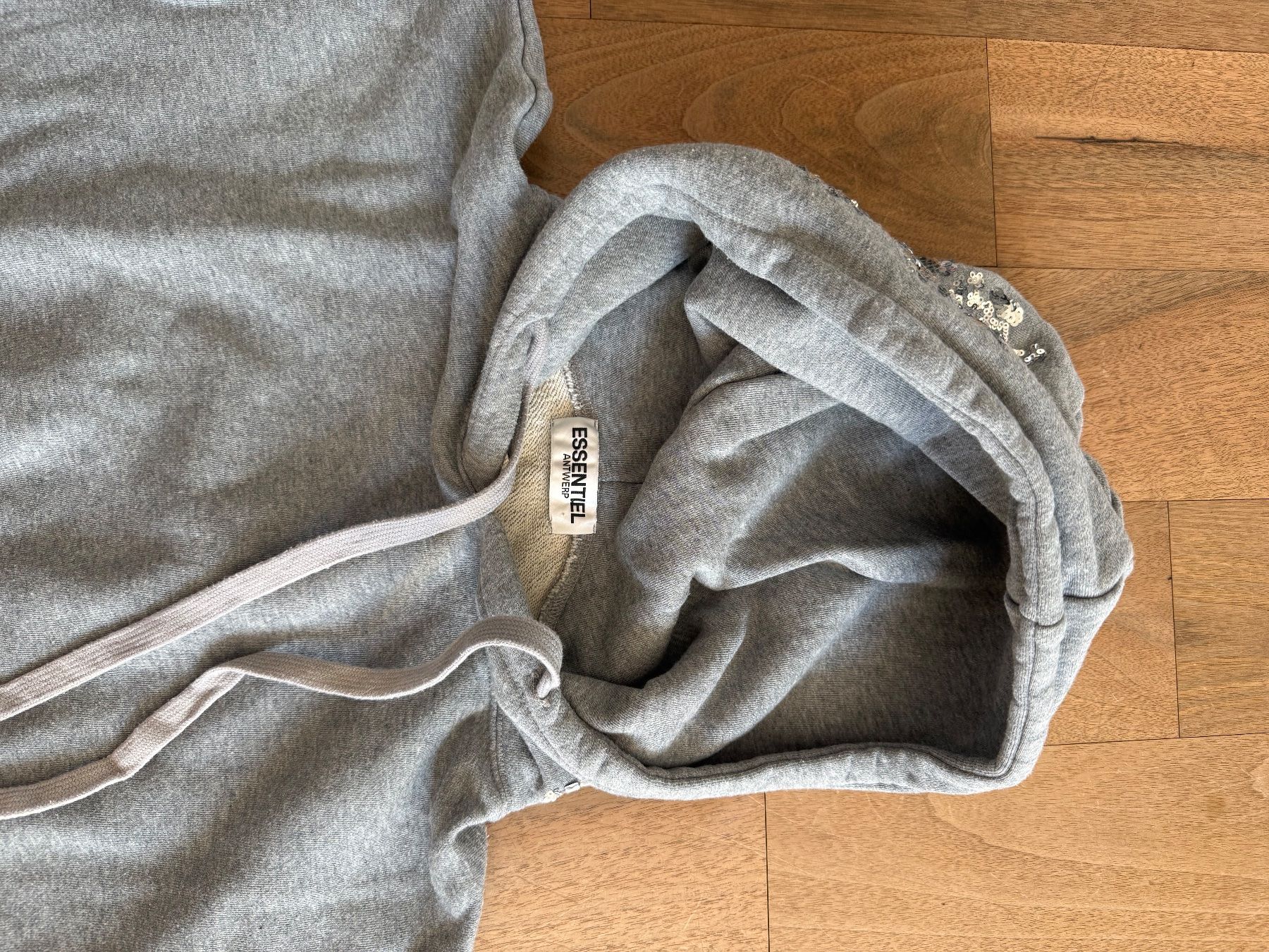 Pullover & Sweatshirts: Pullover mit Kapuze Grau Damen Essentiel Antwerp – Gebraucht aus Ebmatingen von sir_92qc 1