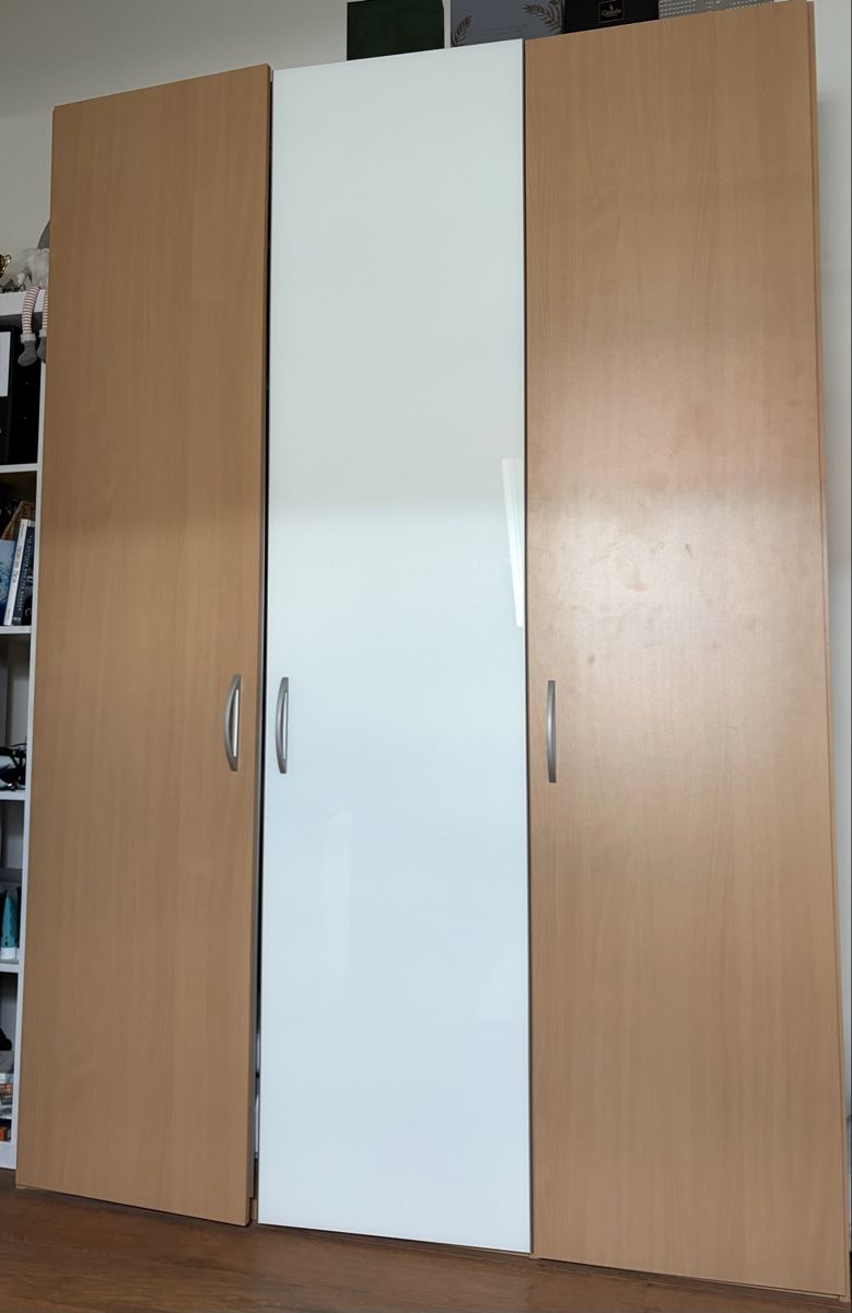 Pfister Armoires: Schrank Farbe Buche – D'occasion à hofstetten par langnau01
