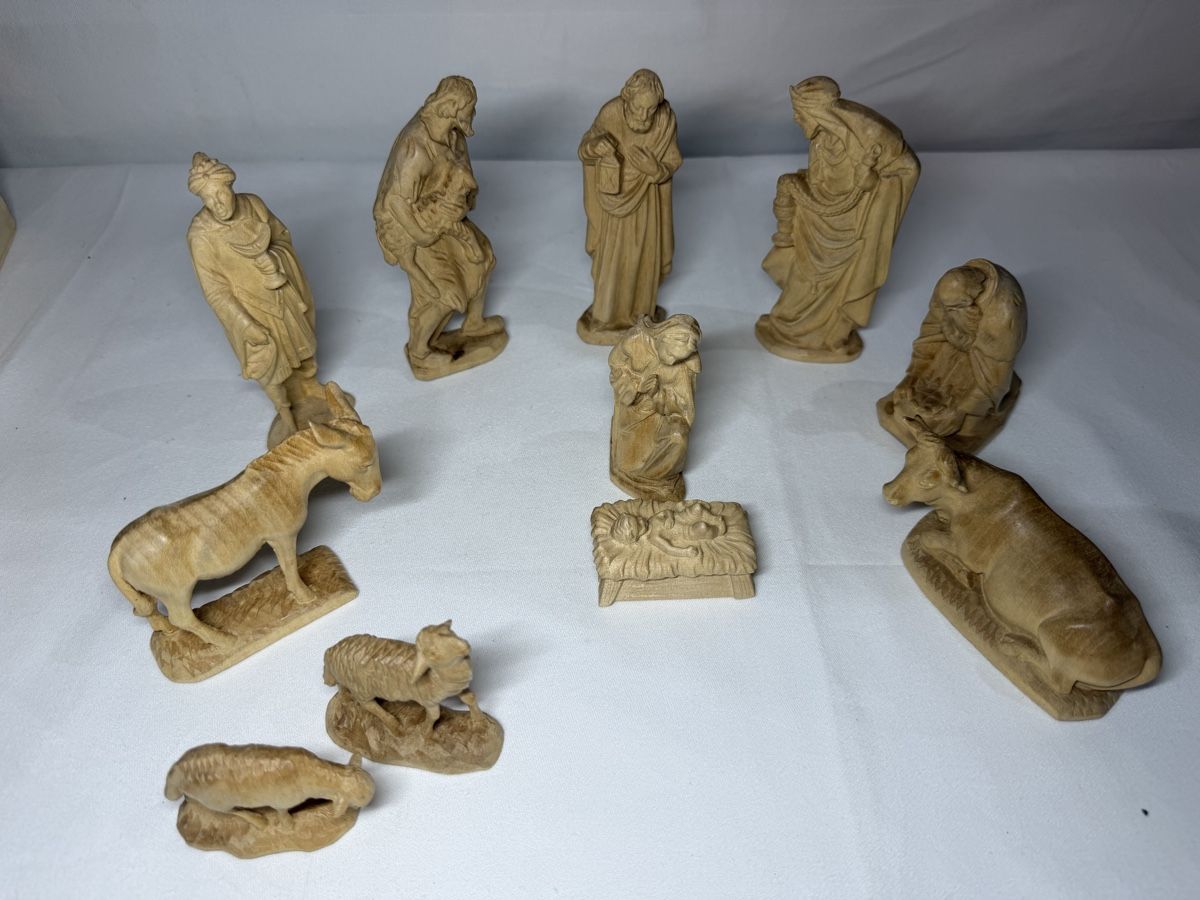 Statuette: Krippenfiguren Set aus Holz 11-teilig  – Nuovo (secondo la descrizione) da Oberwil BL venduto da Hariva