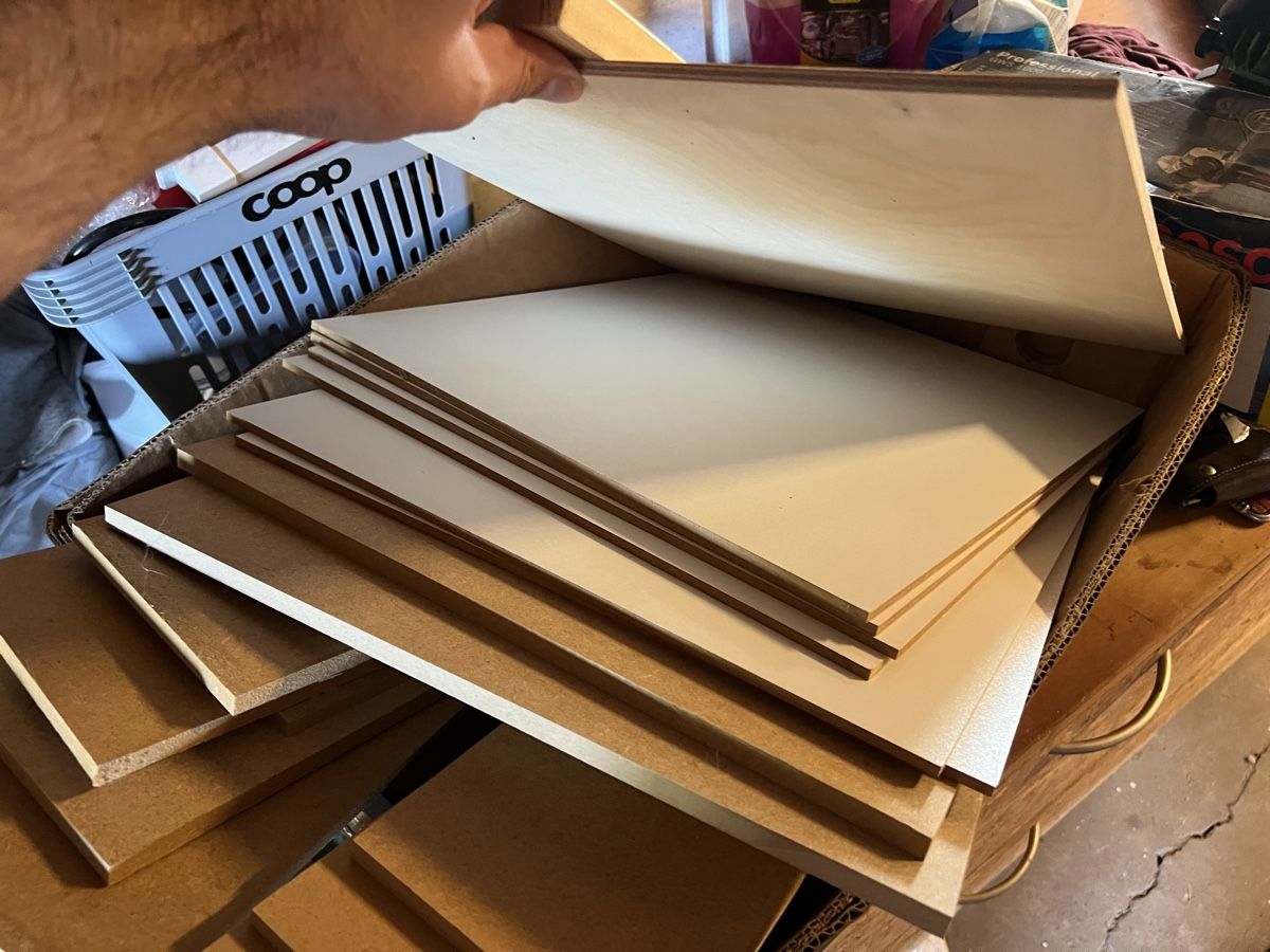 Articles en bois: Verschiedene kleine Holzplatten – Neuf (Voir description) à Huttwil par luk_9tdh 1