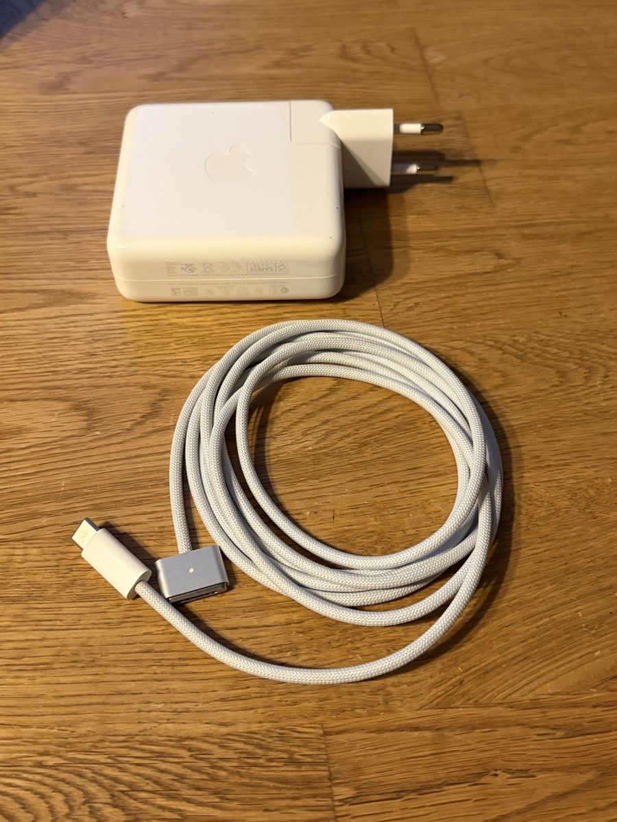 Apple Portables: Apple MacBook Pro 14 Zoll, M1 Pro – D'occasion à Basel par Polomaner1 5