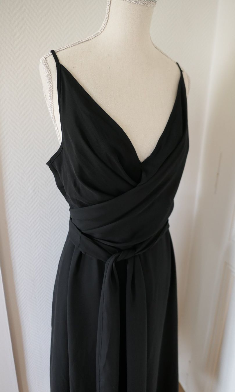 Asos Vestiti: Asos: Robe cocktail noire (taille EU46) – Usato da Geneve venduto da Seven-Peaks-Seconds 1