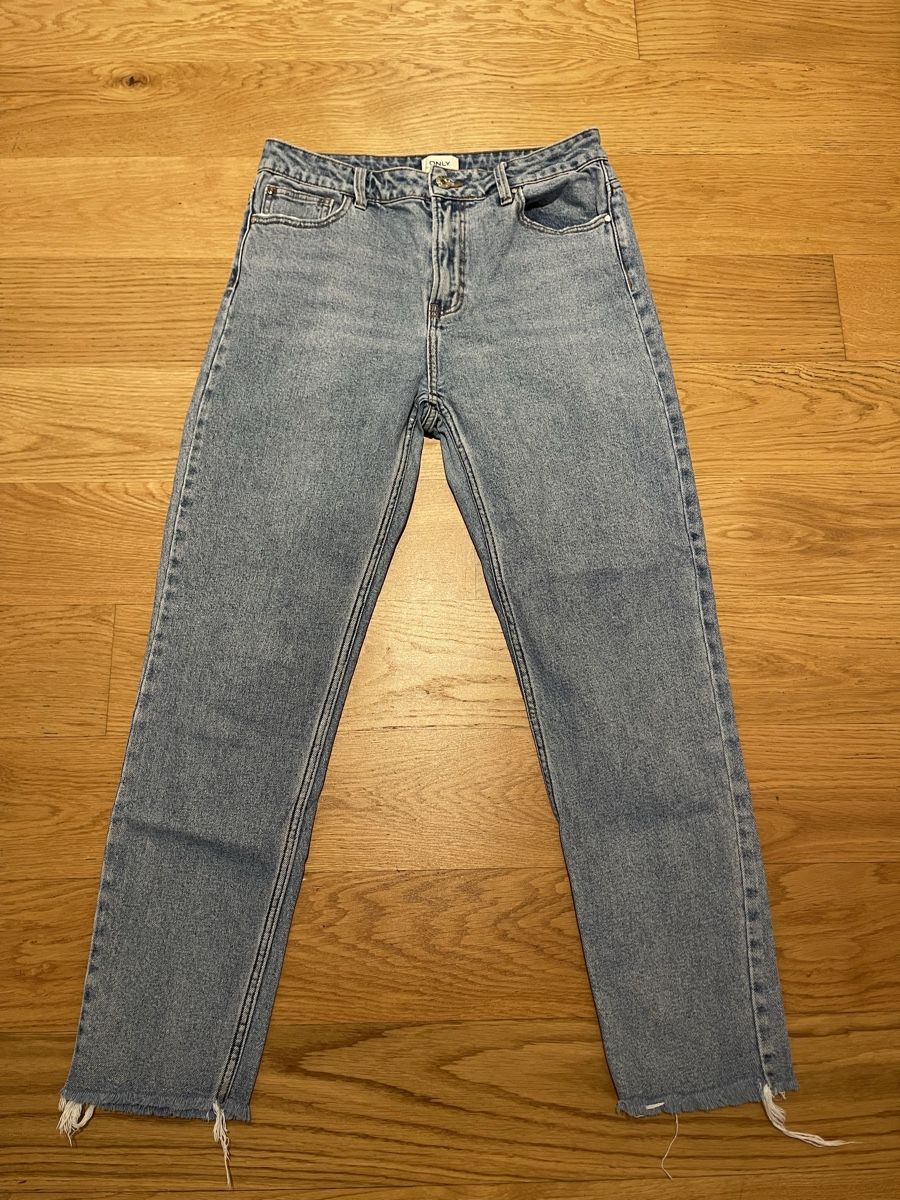 Only Jeans: Only Jeans Top Zustand mit straight leg – Usato da Bremgarten AG venduto da arl_8nbf