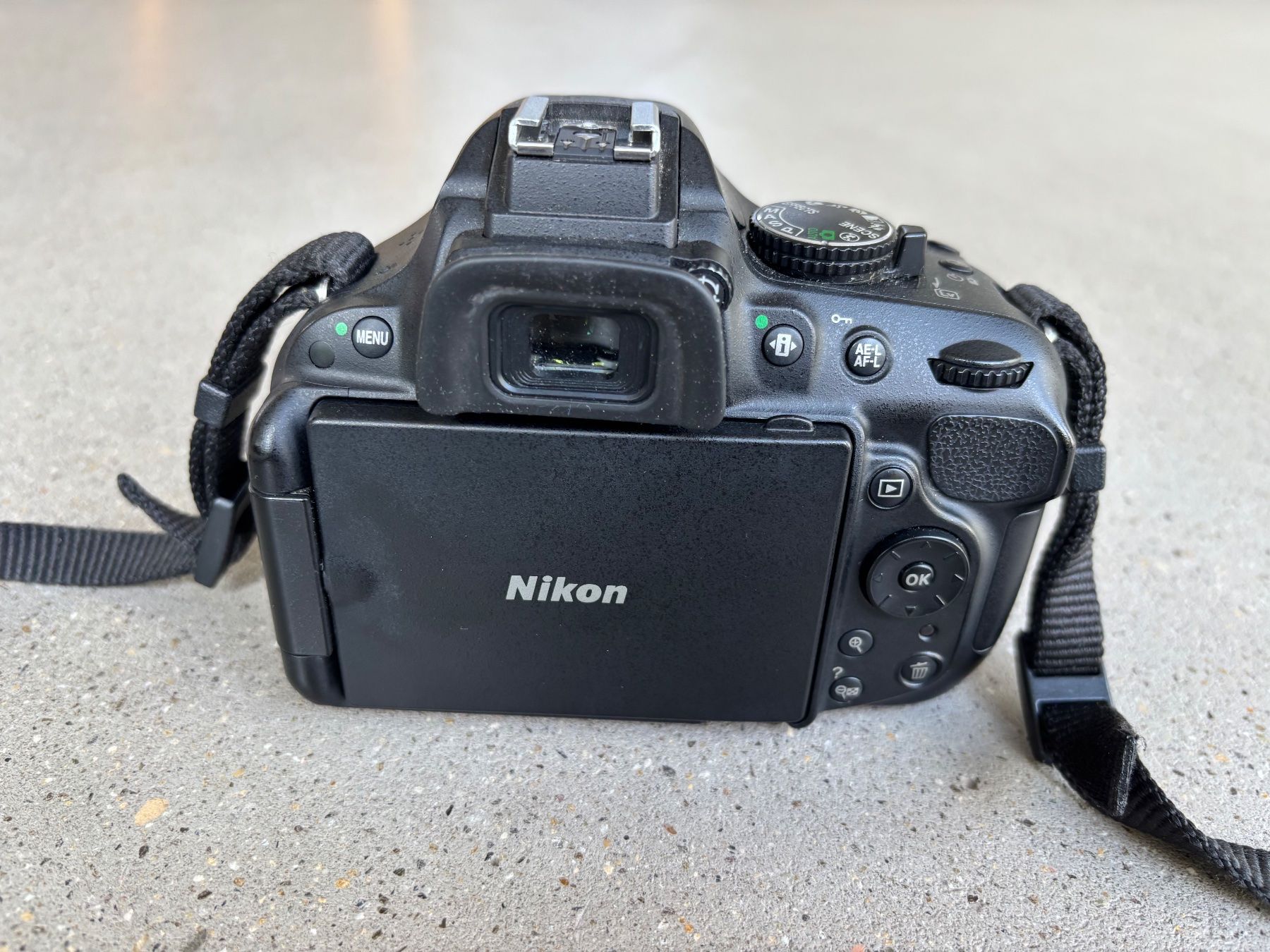 Nikon Fotocamera: Nikon D5200 Spiegelreflexkamera mit 18-55mm Objektiv – Usato da Heerbrugg venduto da delpietro 4