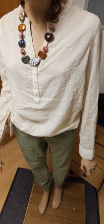 beigefarbige Bluse gratis Gr.38 mit Halskette +Hose gr.M