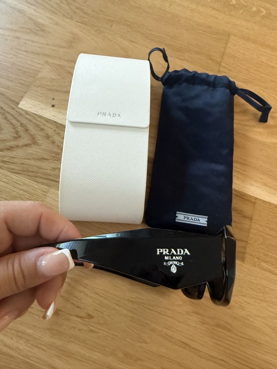 Prada Brillen & Gläser: Prada Sonnenbrille SPR 17W schwarz – Neu (gemäss Beschreibung) aus Zürich von Koller.S 1