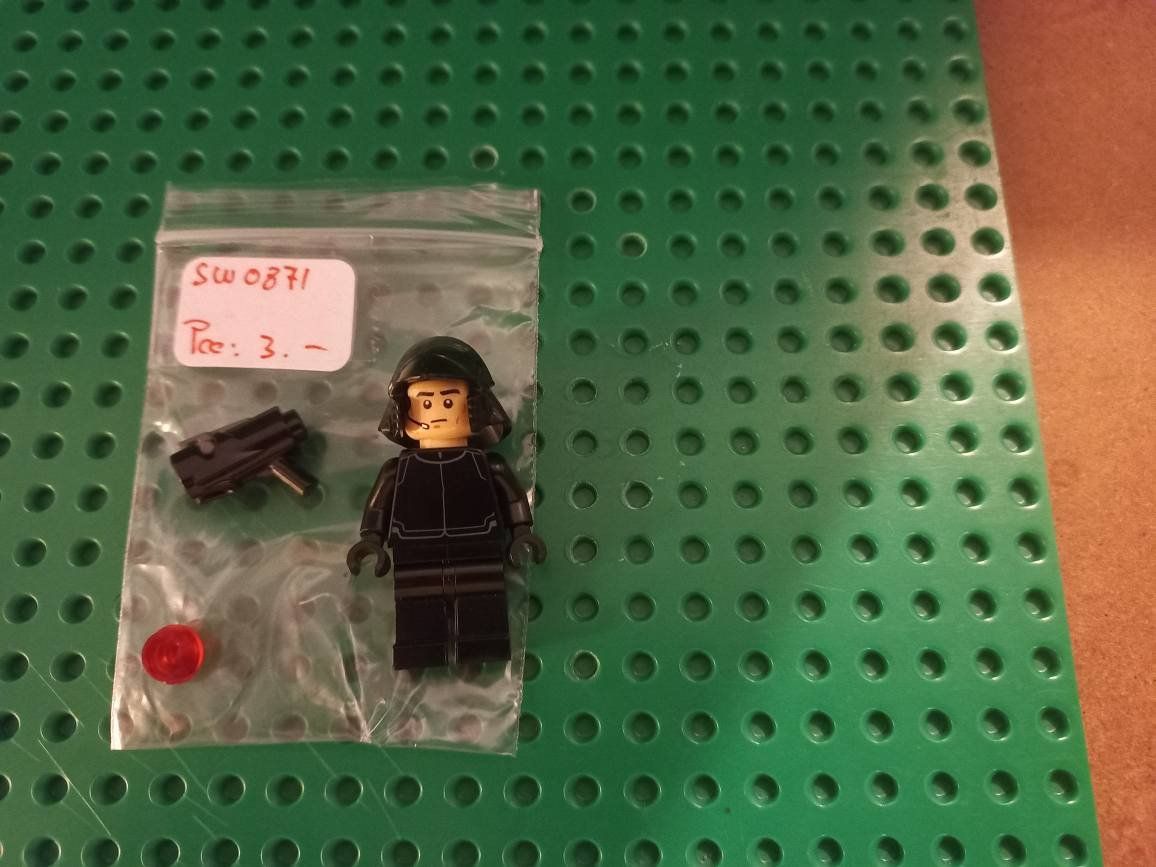 Lego Giocattoli: Mini figurine Lego ( First Order Shuttle Pilot ) – Usato da La tour de treme venduto da Legocreation82