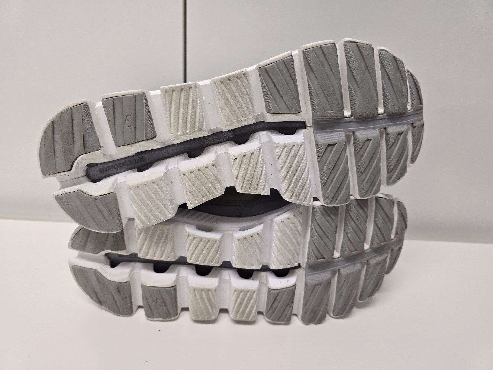 On Chaussures femmes: Damen Cloud Hi Gr.41 – D'occasion à St. Gallen par CAPYCORP 6