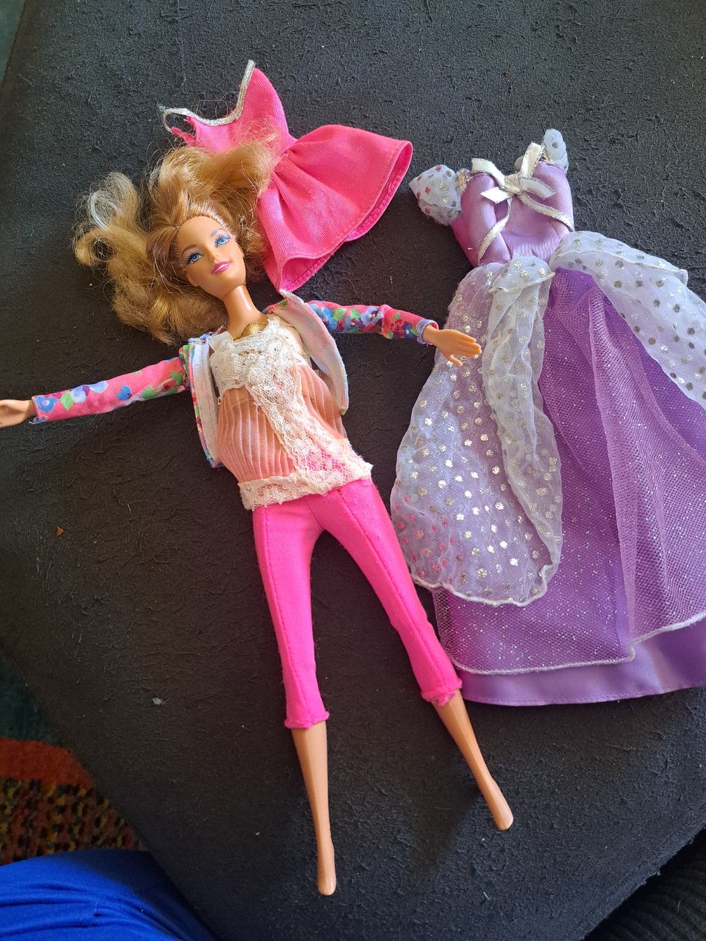 Bambole: Barbie Puppe Vintage 2009 mit Kleider – Usato da Zufikon venduto da Dysundas 1