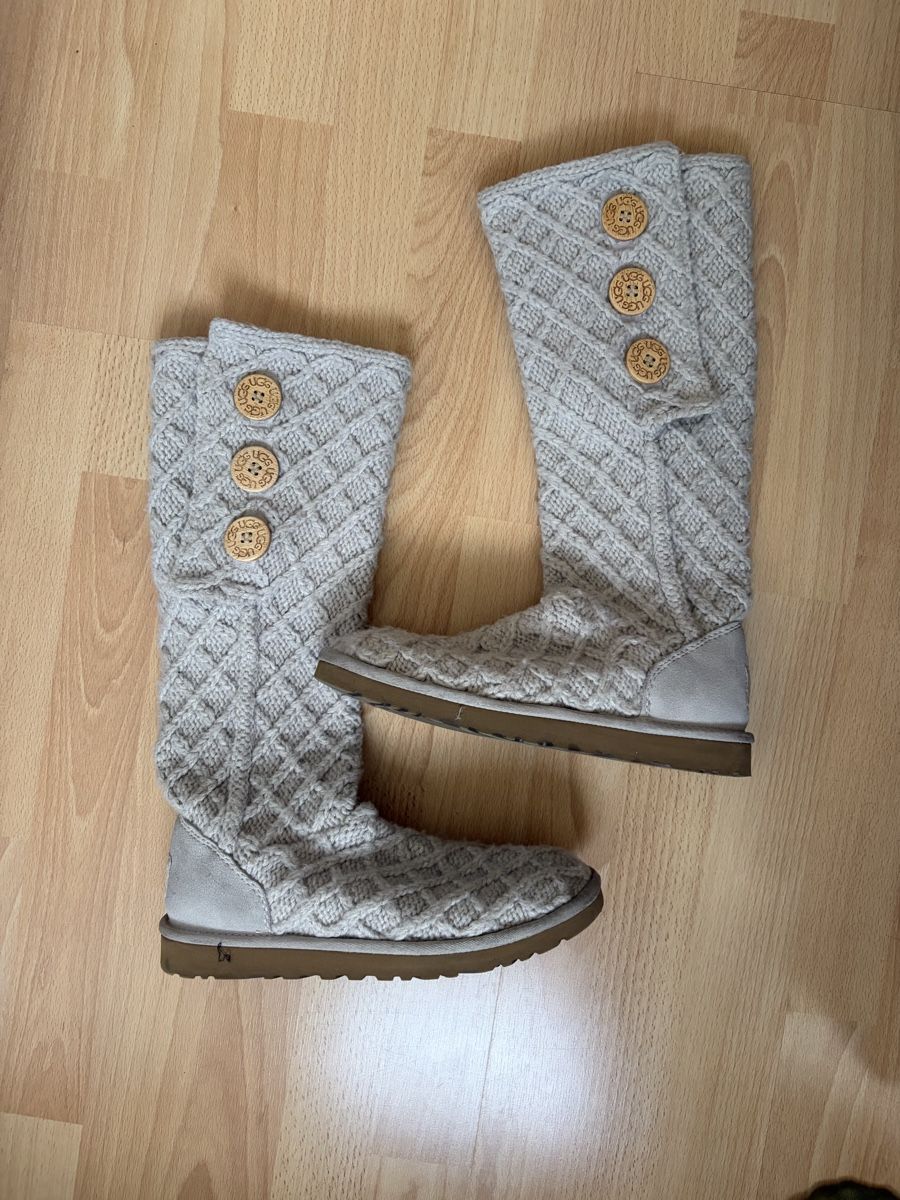 Ugg Scarpe da donna: UGG Australia knitted boots. – Usato da Hünibach venduto da rut_hlg5