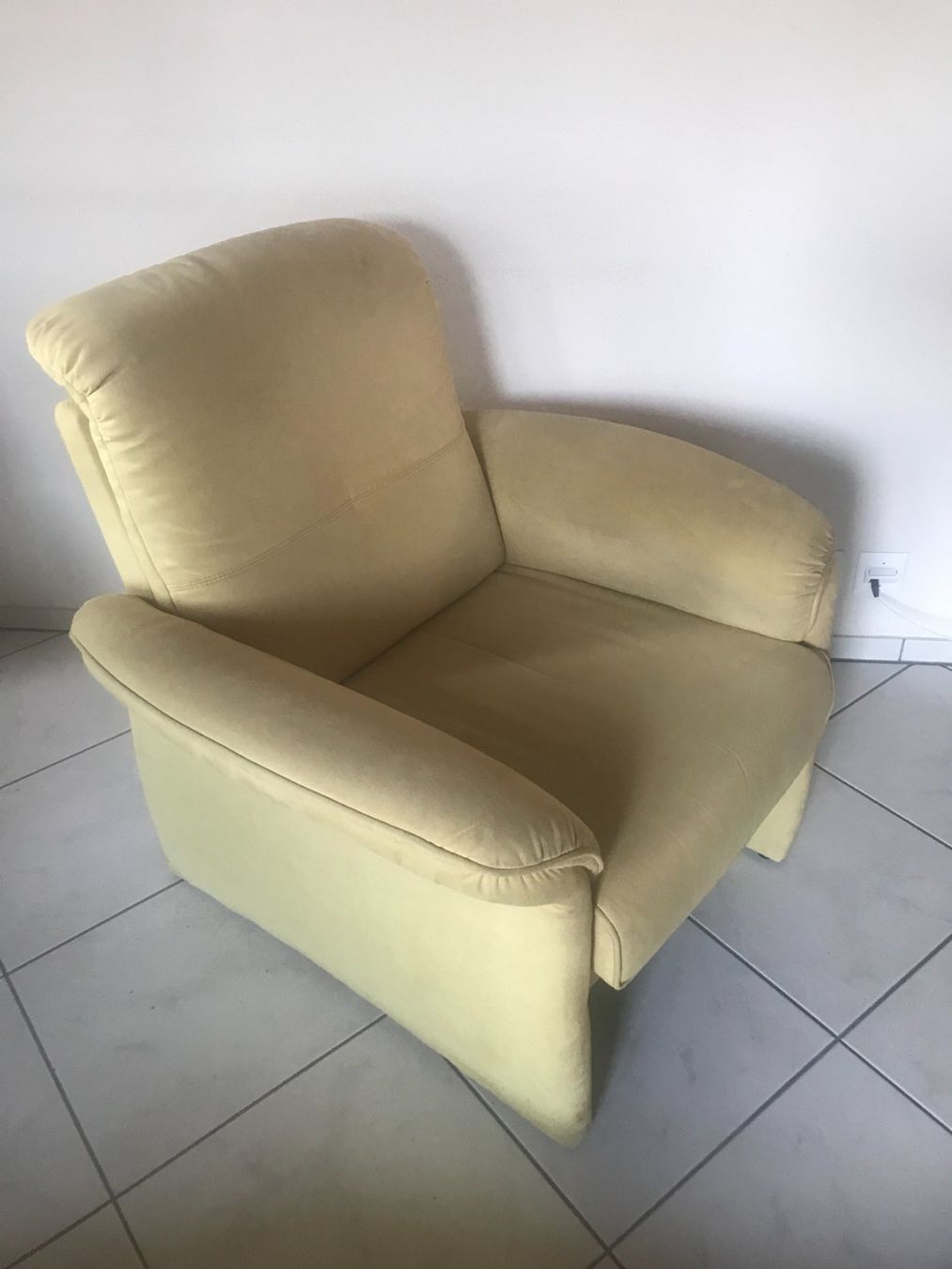Sessel: Fernsehsessel gelb-hellgrün, Fauteuil, Velours – Gebraucht aus Biberist von longimanus3