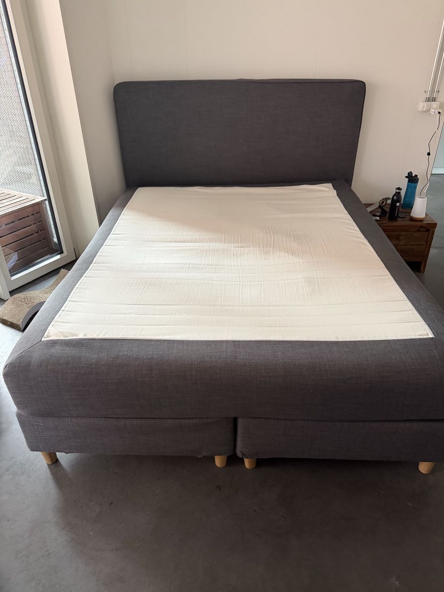 Letti: Ikea Boxspring Bett, 9 Jahre alt – Usato da Winterthur venduto da kovok 1